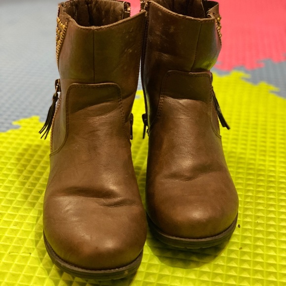 Booties - Picture 4 of 5